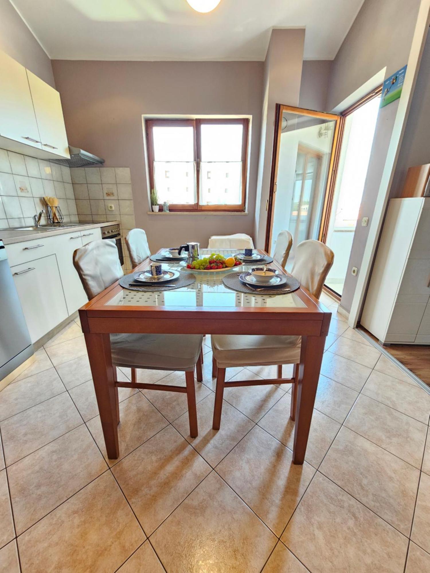 Apartment Neven Rovinj Parking Place Exterior photo