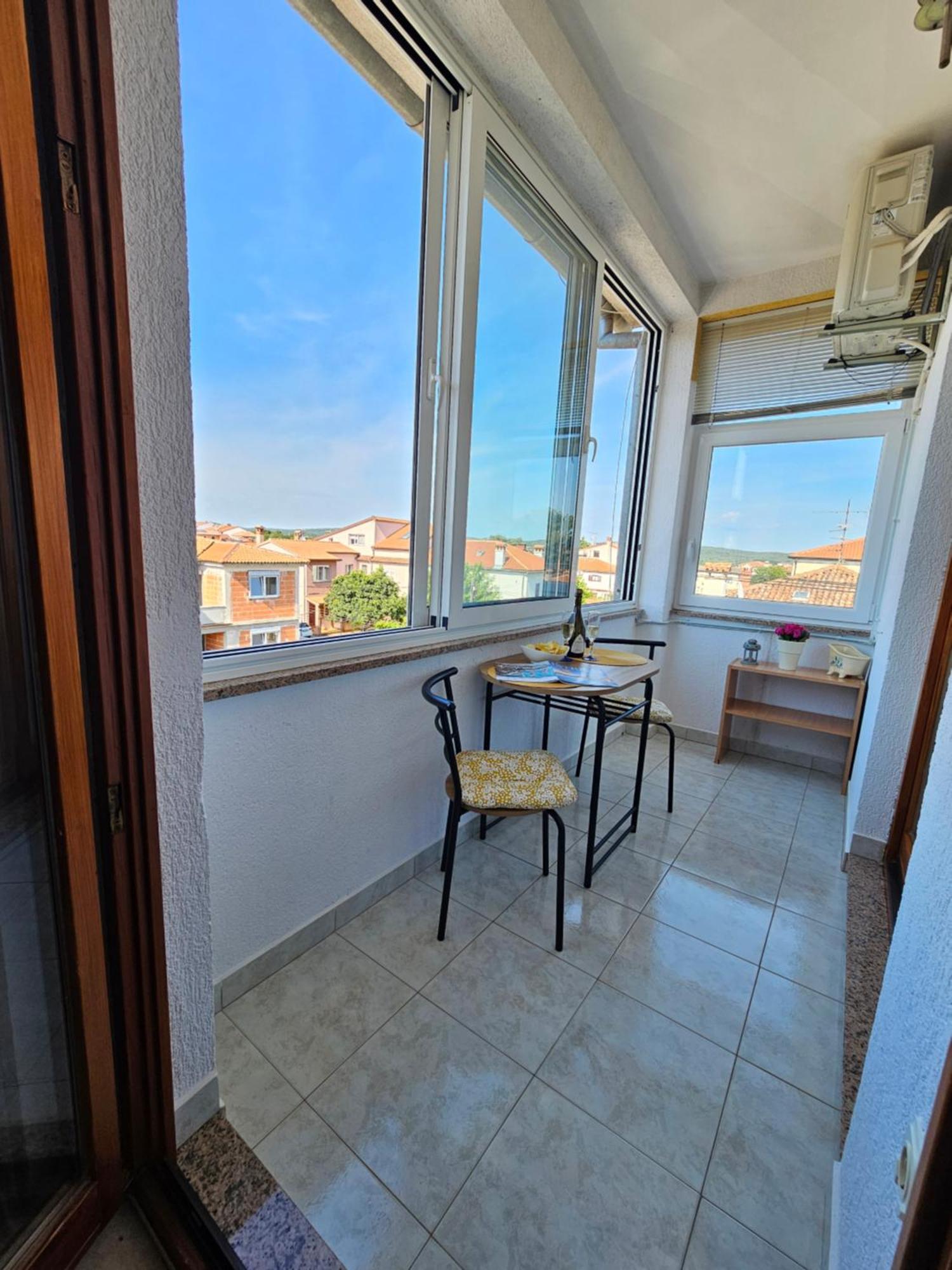 Apartment Neven Rovinj Parking Place Exterior photo