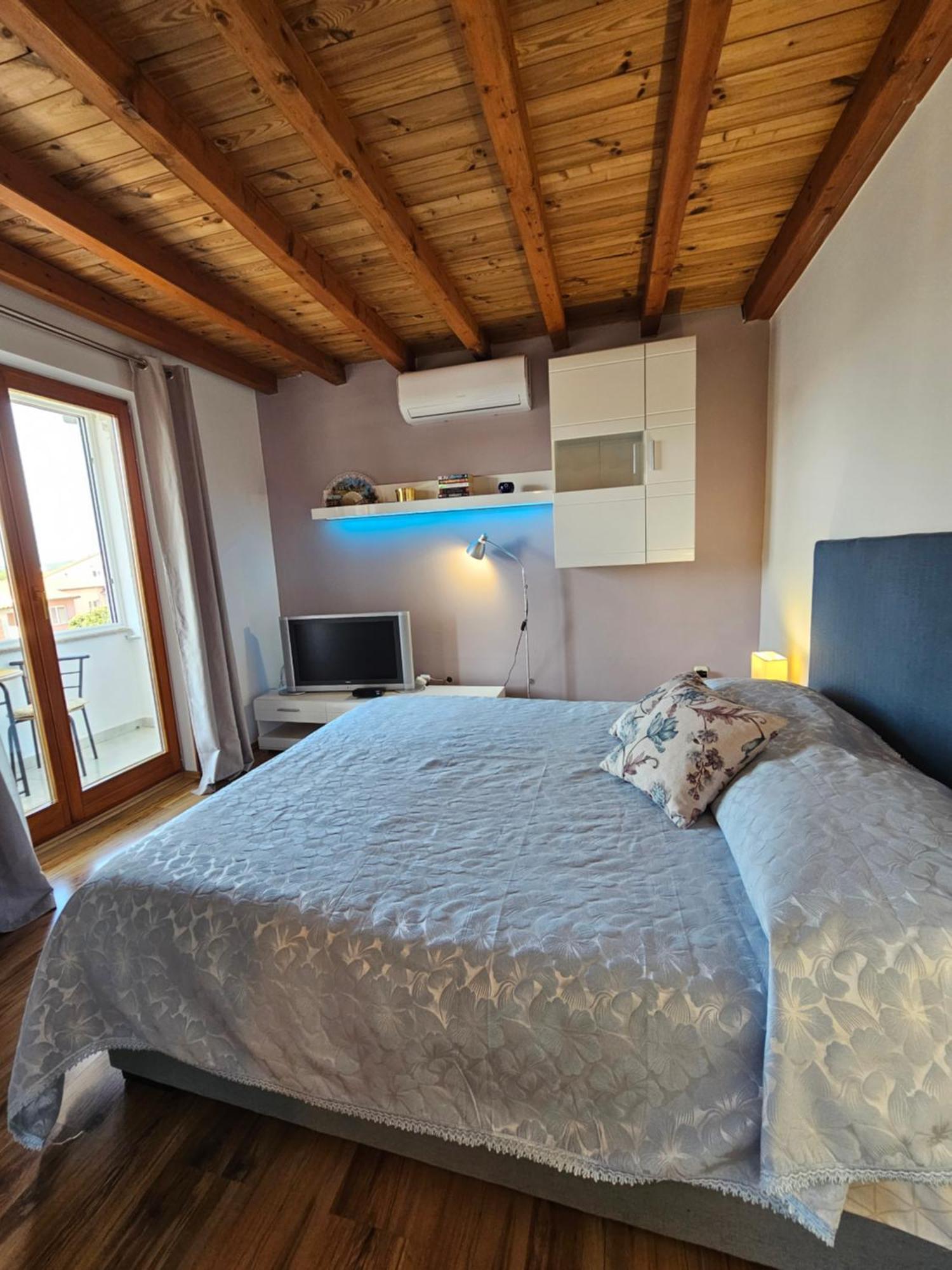 Apartment Neven Rovinj Parking Place Exterior photo